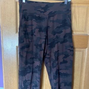 Lululemon Align Cropped Joggers